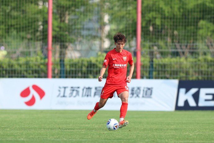 上海海港富盛经开主场1-0击败兰州陇原竞技，王逸伟贴地斩制胜  第7张