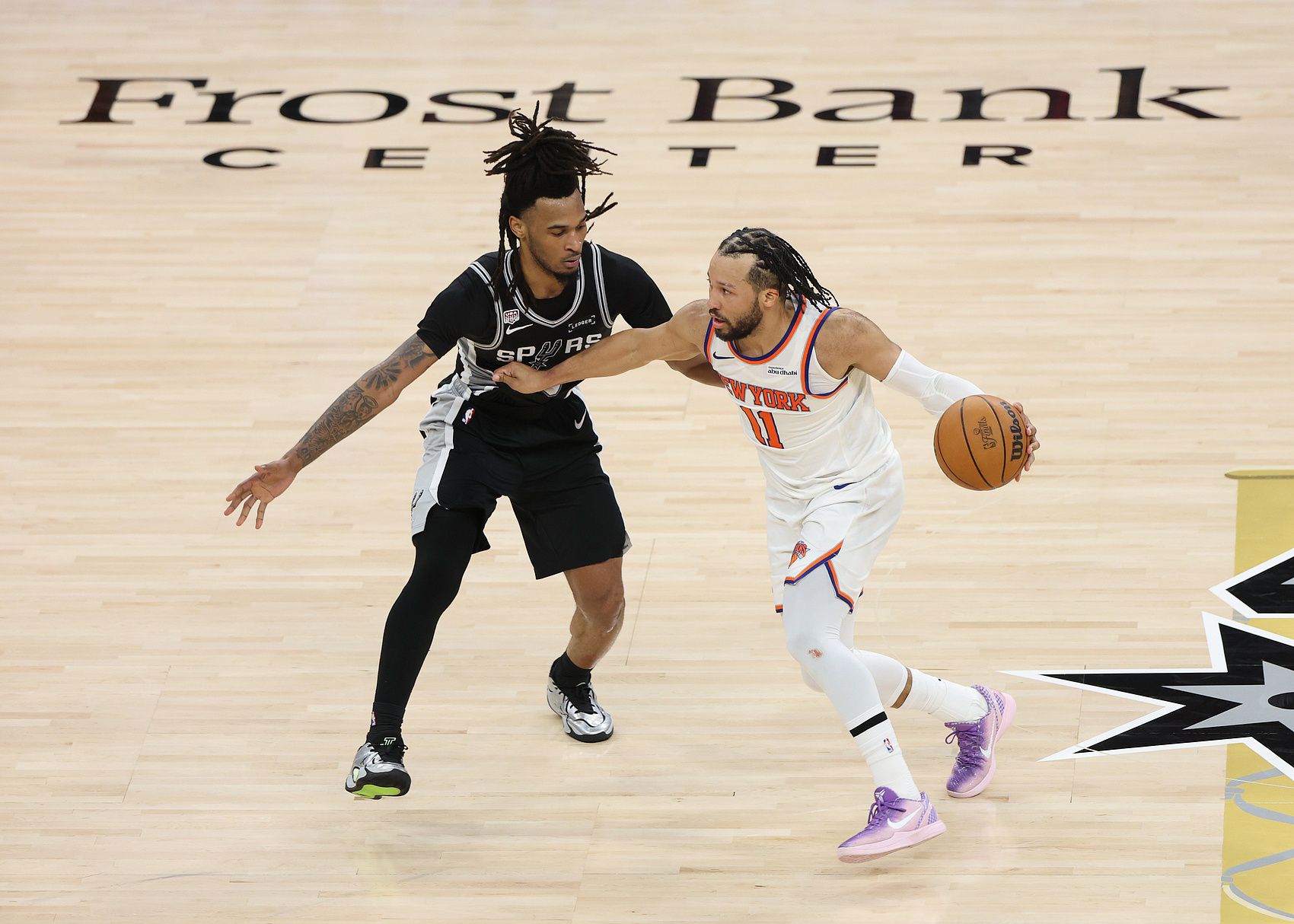 NBA总决赛：尼克斯94-90胜马刺 总比分4-1夺冠 布伦森45分当选FMVP