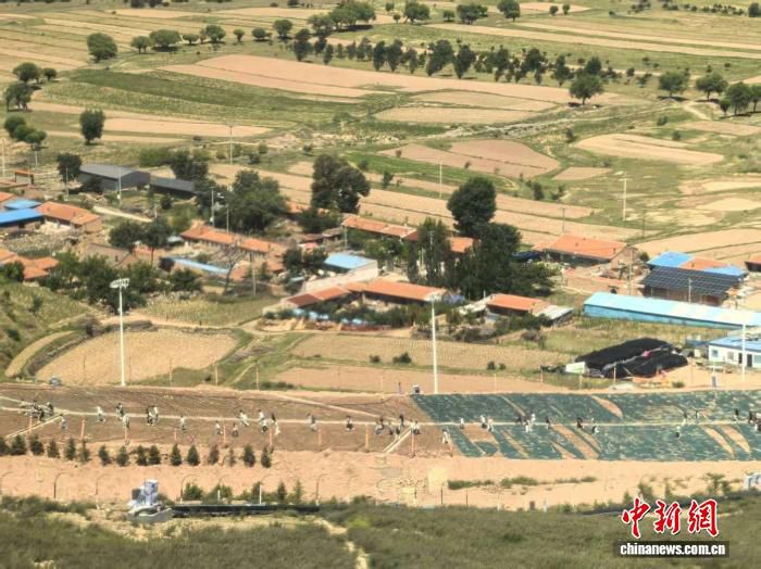 朔州首届广武徒步接力赛举行 500余名高校学生参加  第2张
