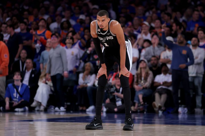 文班亚马职业生涯再添亚军 NBA总决赛马刺1-4不敌尼克斯