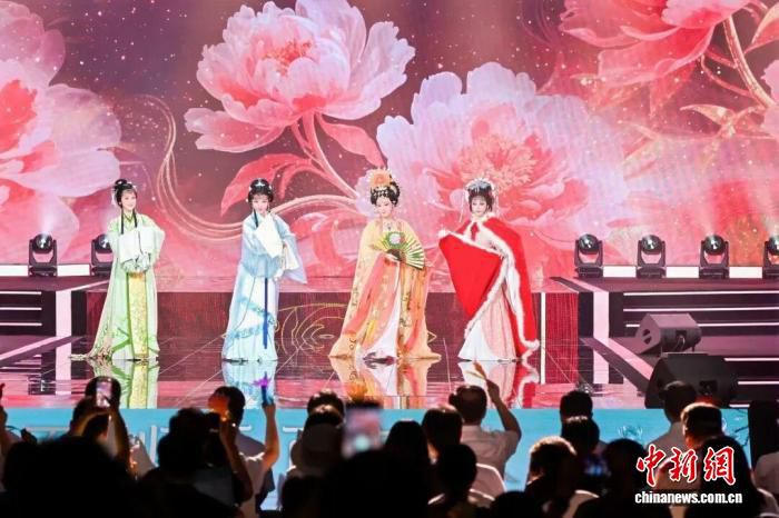 第六届中国越剧艺术节在发源地嵊州闭幕