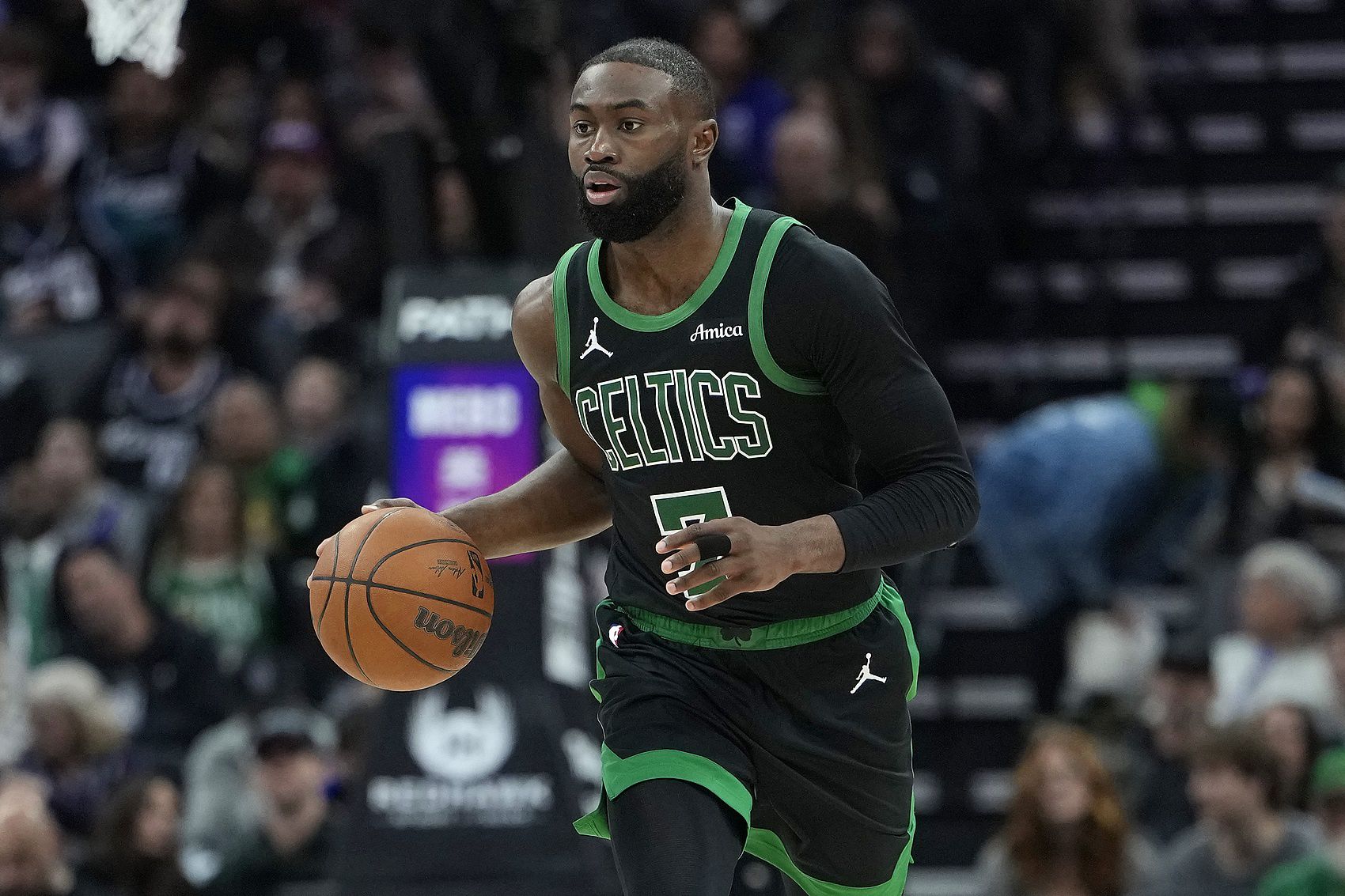前NBA球星德隆·威廉姆斯：杰伦·布朗在直播中的争议言论或许预示其离队意图