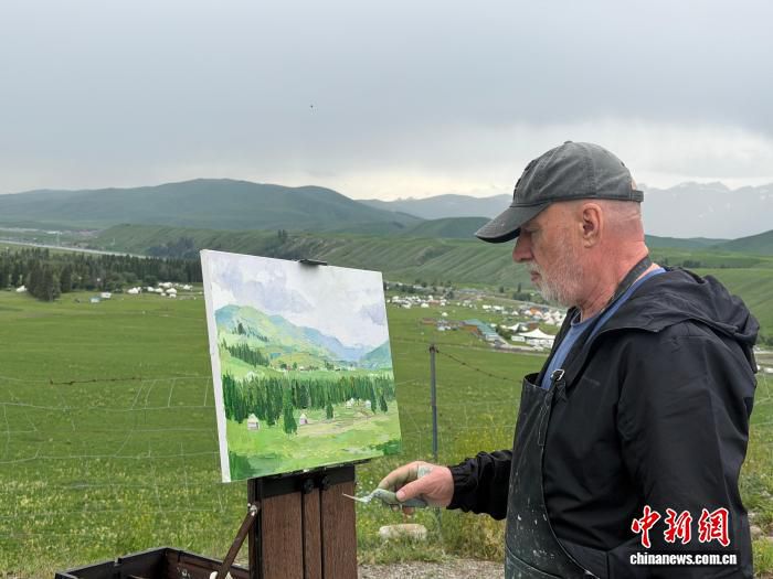 新疆伊犁举办中外艺术家文化交流活动 哈萨克斯坦画家携女再访  第2张