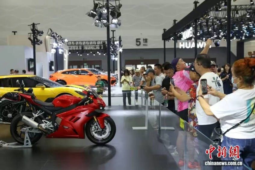 “张雪机车”WSBK赛事夺下赛季第六冠 企业称与台湾市场“有在对接”