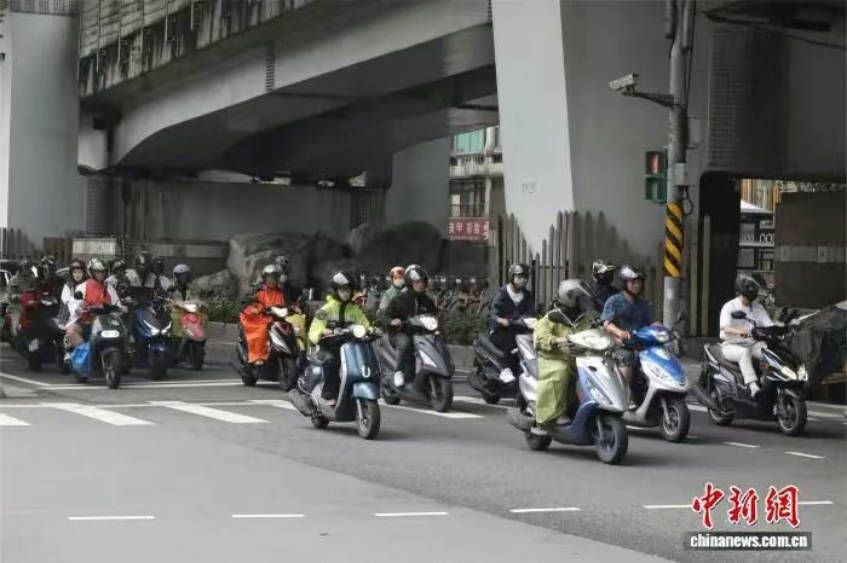 “张雪机车”WSBK赛事夺下赛季第六冠 企业称与台湾市场“有在对接”  第3张