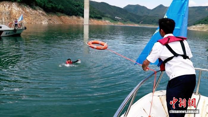 广西与贵州12个涉水部门在红水河龙滩库区开展联合应急演练  第2张
