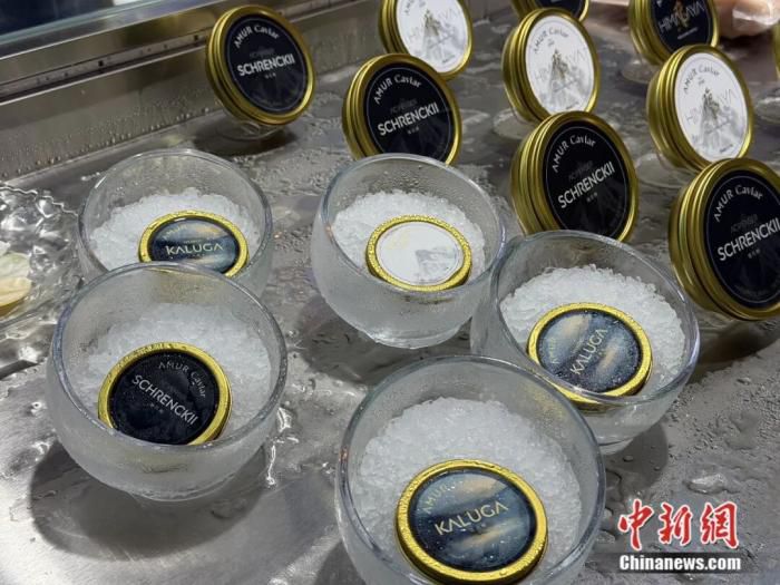全球市场流通的“黑月光”食品以珍珠母贝勺盛装供应  第2张
