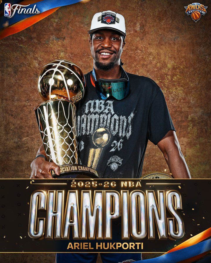 NBA官方晒出尼克斯总冠军定妆照 17人出镜索汉杰米森缺席  第16张