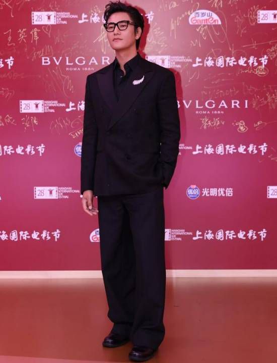 陈坤现身上海机场回应“被替换”传言：我还活着呢  第3张