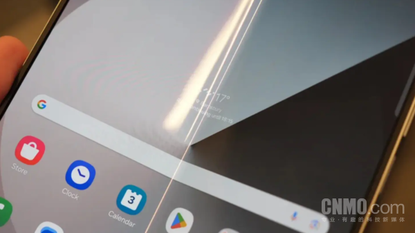 三星测试60微米超薄玻璃，或将用于2027年Galaxy Z Fold 9  第1张