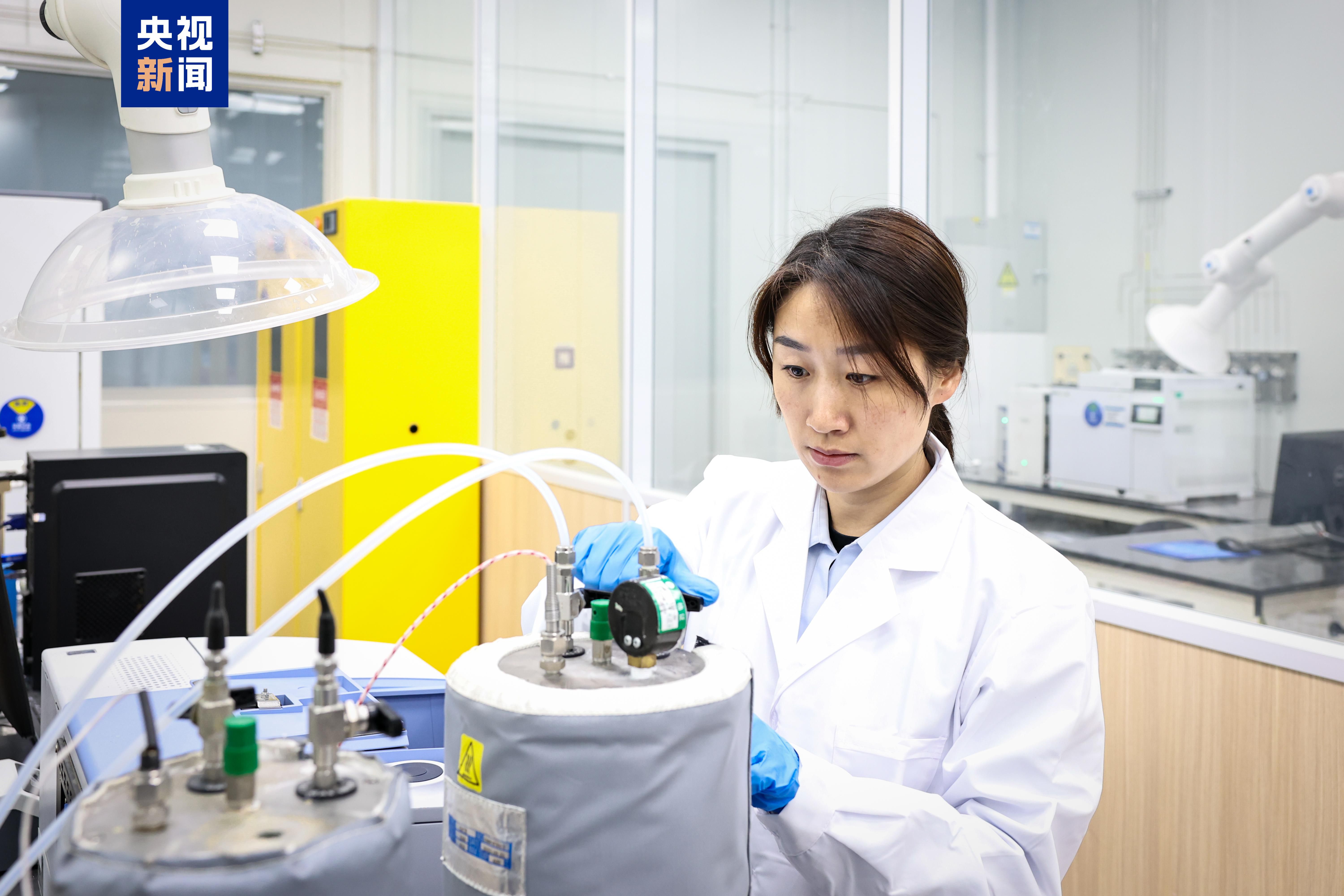 中核集团实现丰度超99.99%硅-28同位素量产