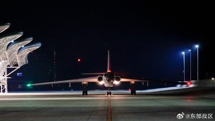 东部战区空军某部近日开展下半夜飞行训练  第3张