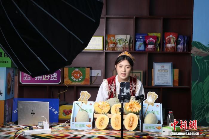 新疆吐鲁番新城西门村葡萄产业实现品种改良与深加工产值逾五千万  第1张