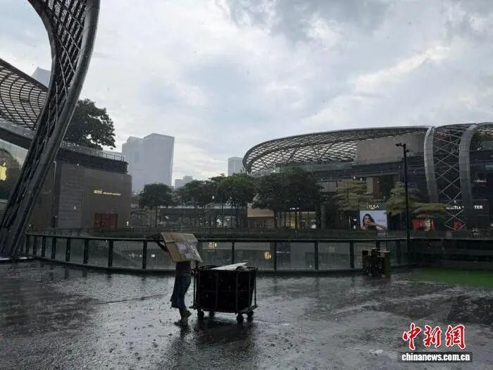 中央气象台发布暴雨橙色预警 华南及华北多地局地降雨量将达350毫米  第3张