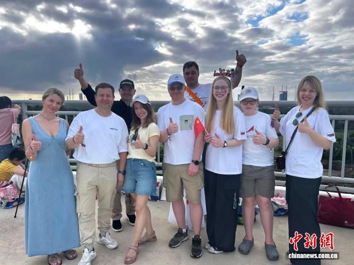 文昌龙楼镇海滩成国际“追箭族”观测点