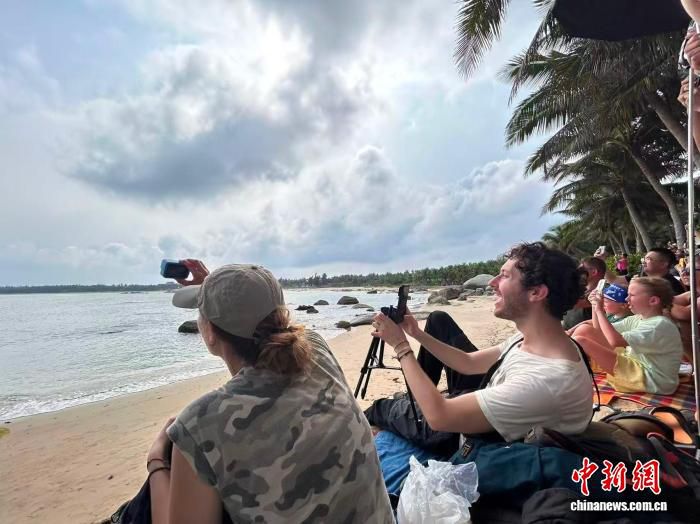 文昌龙楼镇海滩成国际“追箭族”观测点  第2张