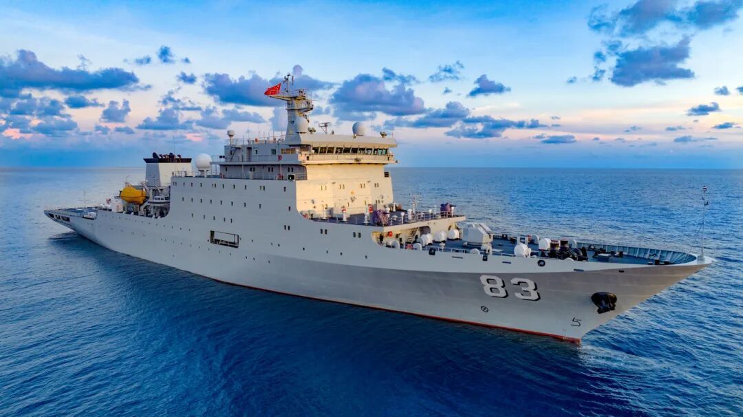 海军83舰编队搭载400余名师生6月15日从青岛起航执行远海任务  第5张