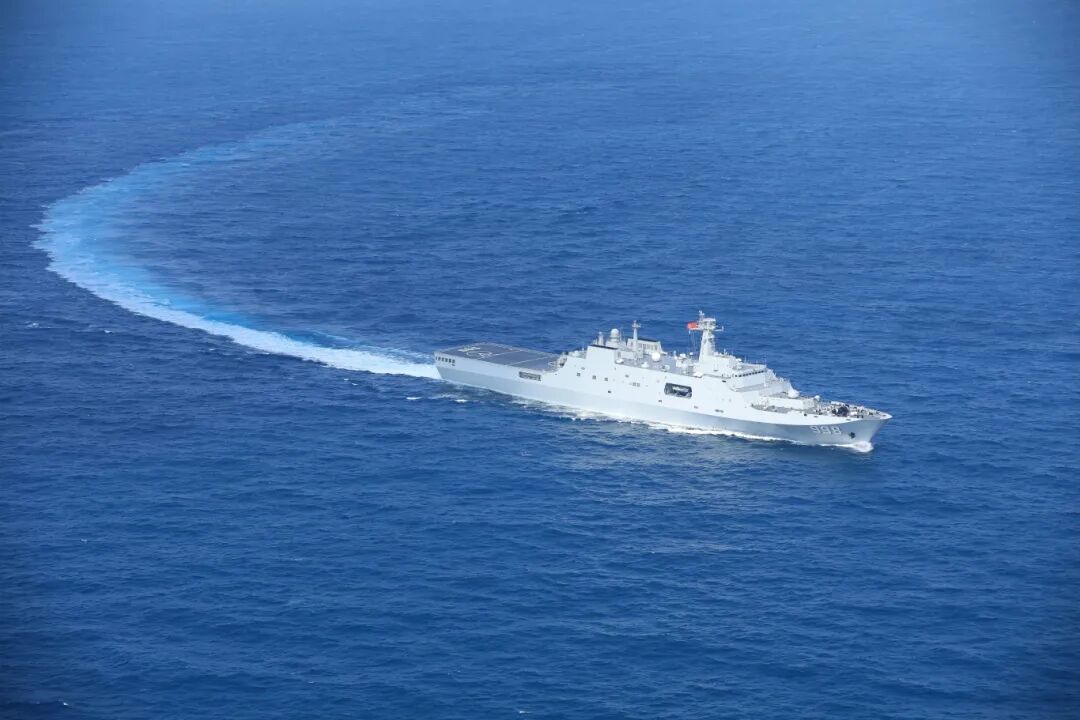 海军83舰编队搭载400余名师生6月15日从青岛起航执行远海任务  第6张
