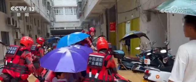 广东汕头遭遇强降雨 启动防汛三级应急响应与2026年首个洪水橙色预警  第2张