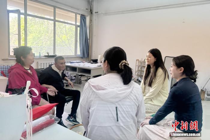 锦州医科大学学生王晨阳车站救人获老人赠送锦旗感谢信  第2张