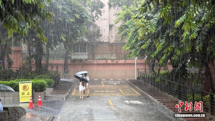南方地区出现强降雨过程 广东陆丰最大点雨量达720毫米