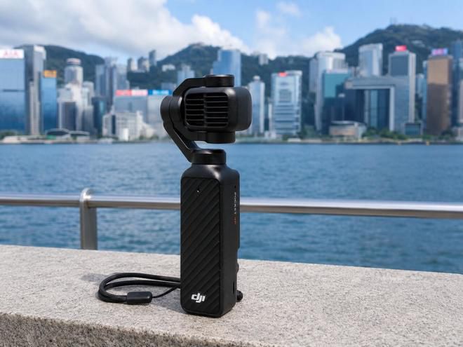 大疆发布Pocket 4双摄像头版本，延续紧凑型手持云台相机产品线  第3张