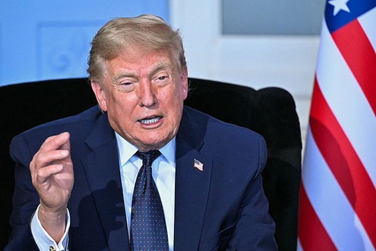 美国总统特朗普15日在法国埃维昂莱班出席七国集团峰会期间表示，他前一日与俄罗斯总统普京、乌克兰总统泽连斯基分别通话，两人愿意就解决乌克兰危机采取行动