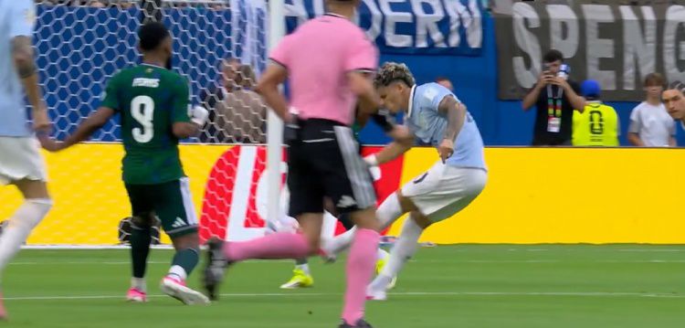 世界杯小组赛：沙特半场1-0领先乌拉圭，阿姆里破门  第4张