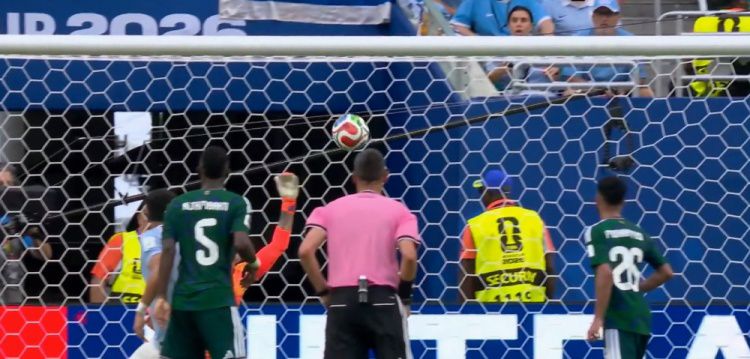 世界杯小组赛：沙特半场1-0领先乌拉圭，阿姆里破门  第9张