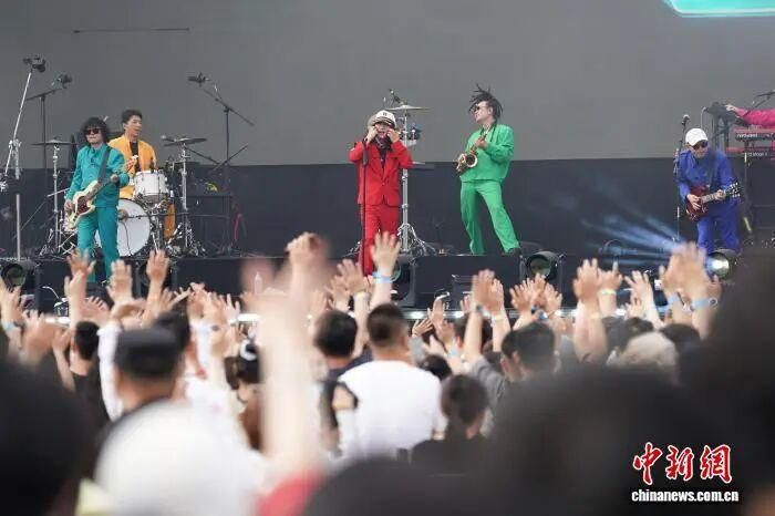 演唱会经济上半年持续升温 2025年中国音乐演出市场揽收424亿元