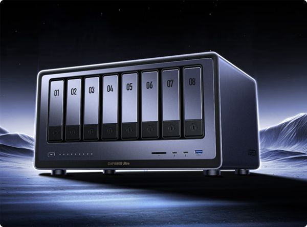 绿联DXP8800 Ultra八盘位NAS上市 定价10999元
