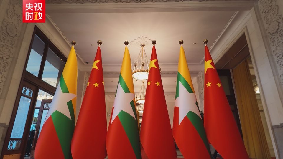 国家主席习近平举行仪式欢迎缅甸总统敏昂莱访华