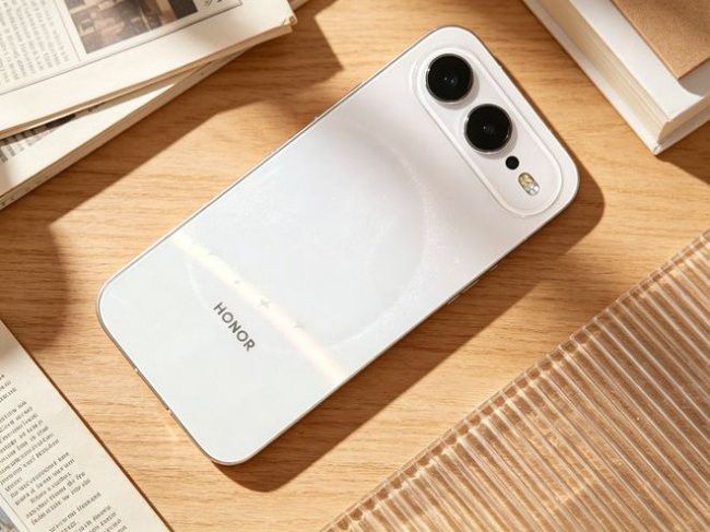 荣耀600官方定价3299元起 国家补贴后最低2804.15元 切入3000元档位购机需求