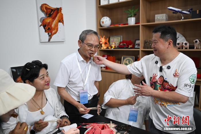 荣昌卤鹅首次规模化出口中国香港 1000余只特色卤鹅进入当地超市餐厅  第2张