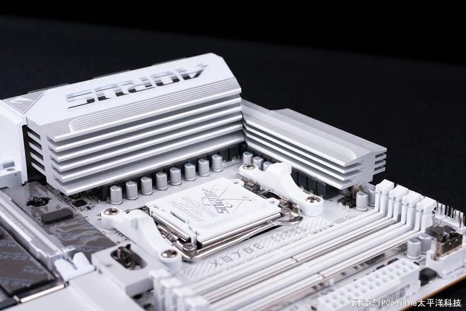 技嘉X870E主板搭载D5黑科技2.0与X3D鸡血模式2.0 降低DDR5内存超频门槛  第8张