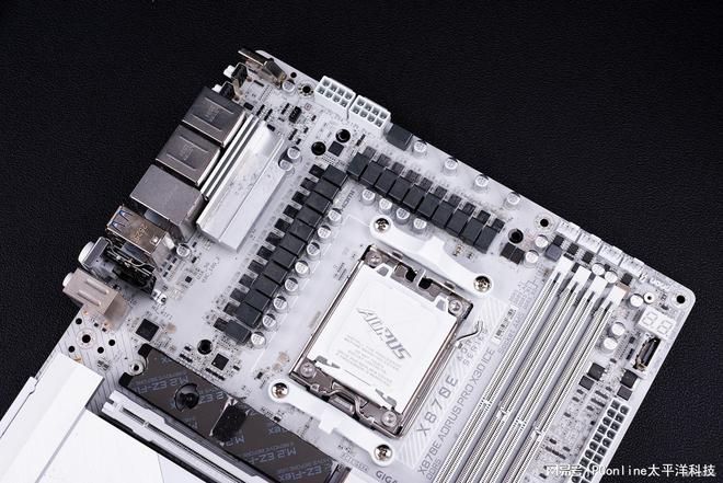 技嘉X870E主板搭载D5黑科技2.0与X3D鸡血模式2.0 降低DDR5内存超频门槛  第12张