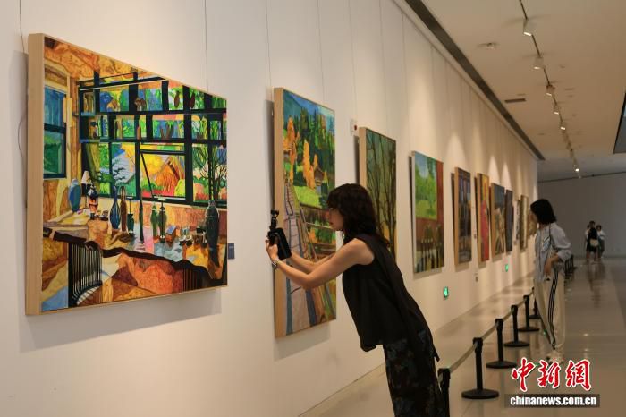 山东美术新人新作展在济南启动 11位青年艺术家将办个人作品展