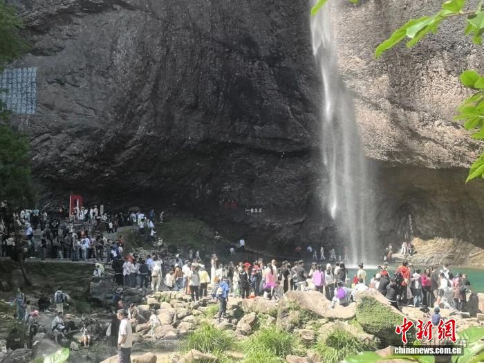 悬崖咖啡馆单日销售额达12.6万元 雁荡山“云端拾光”项目年营收760.63万元