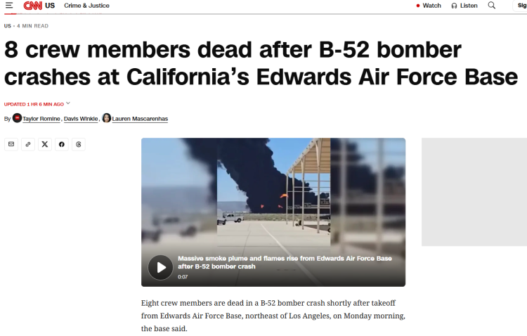 美国空军B-52轰炸机在加州爱德华兹基地坠毁致8人遇难