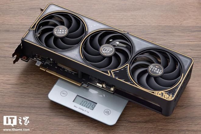 七彩虹发布iGame GeForce RTX 5070 Ultra OC 12GB x 007 First Light Edition联名限定显卡  第5张