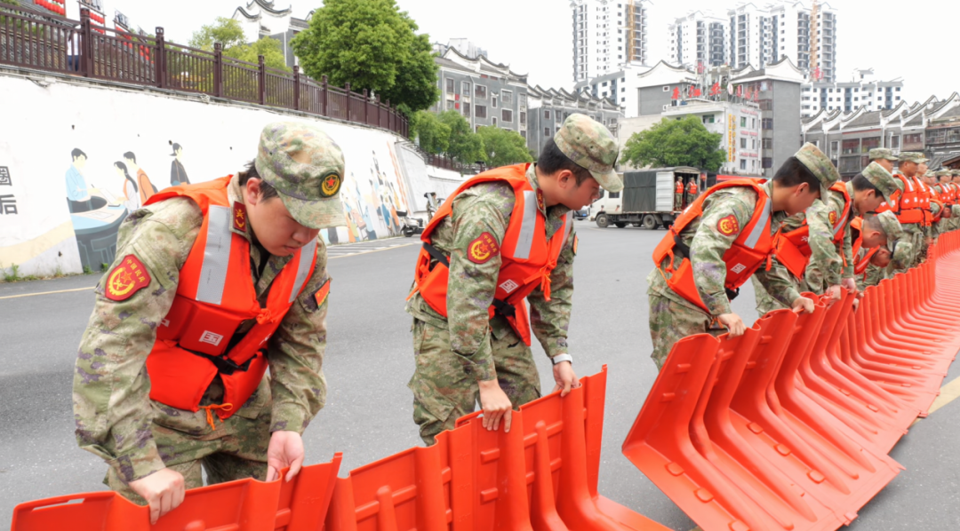 湖南多地民兵投入防汛演练 重点考评抗洪抢险应急应战能力  第3张