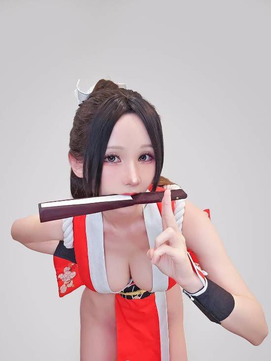 剑星》第三位体模Myboo发布不知火舞COS视频  第2张