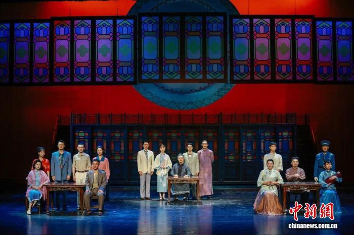 中国国家话剧院话剧《燕食记》完成本轮首演  第3张