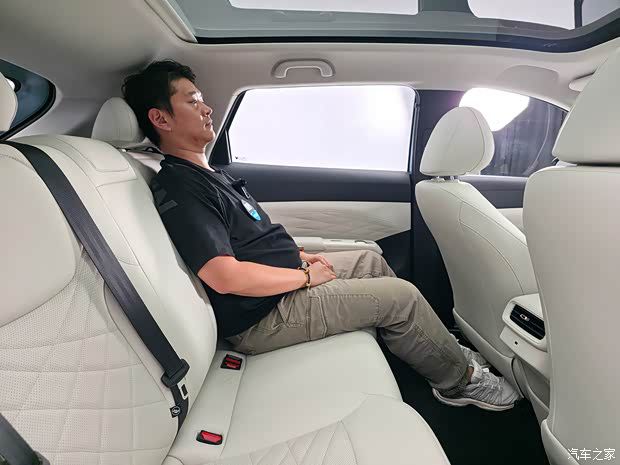 极狐T1焕新更名为极狐贝塔T1上市 售价6.28万至7.98万元  第20张