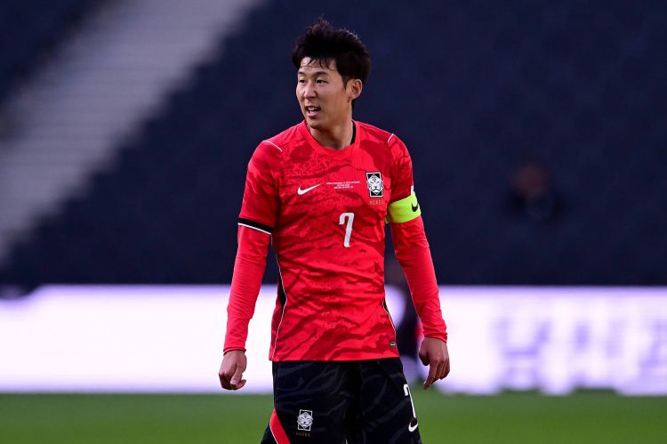 韩国国家队队长孙兴慜接受韩媒当面道歉 媒体采访活动恢复待定