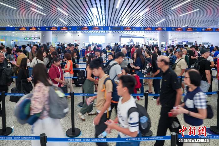 广州白云机场口岸端午节假期日均客流量预计约5.2万人次