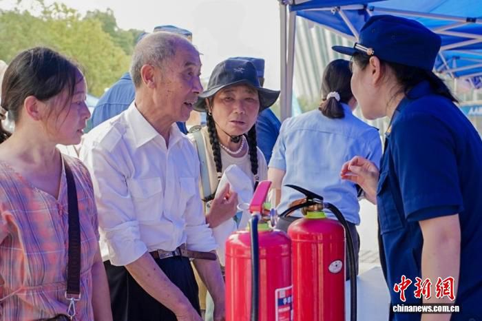四川“安全宣传咨询日”主场活动在广安市举行 300余人参与 第3张 四川“安全宣传咨询日”主场活动在广安市举行 300余人参与 第3张