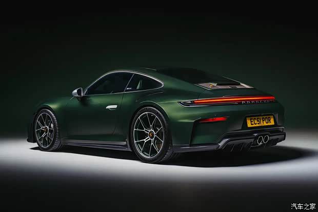 保时捷911 GT3特别版官图发布 致敬初代356并配备25万英镑腕表 第4张 保时捷911 GT3特别版官图发布 致敬初代356并配备25万英镑腕表 第4张