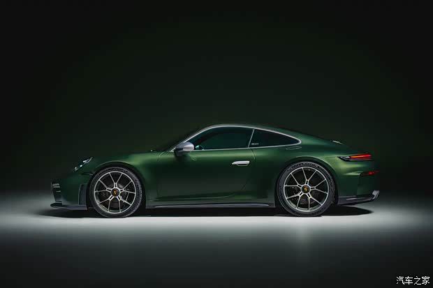 保时捷911 GT3特别版官图发布 致敬初代356并配备25万英镑腕表 第3张 保时捷911 GT3特别版官图发布 致敬初代356并配备25万英镑腕表 第3张