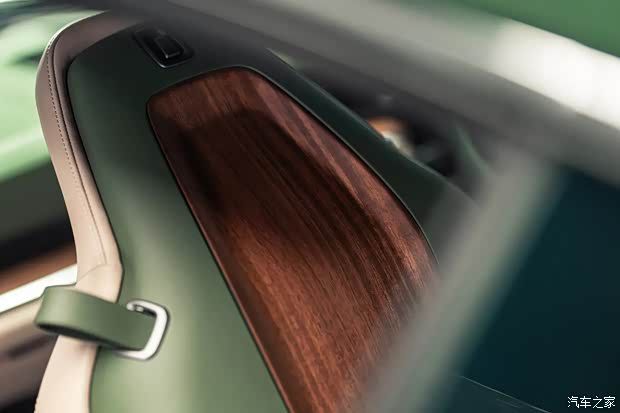 保时捷911 GT3特别版官图发布 致敬初代356并配备25万英镑腕表 第14张 保时捷911 GT3特别版官图发布 致敬初代356并配备25万英镑腕表 第14张